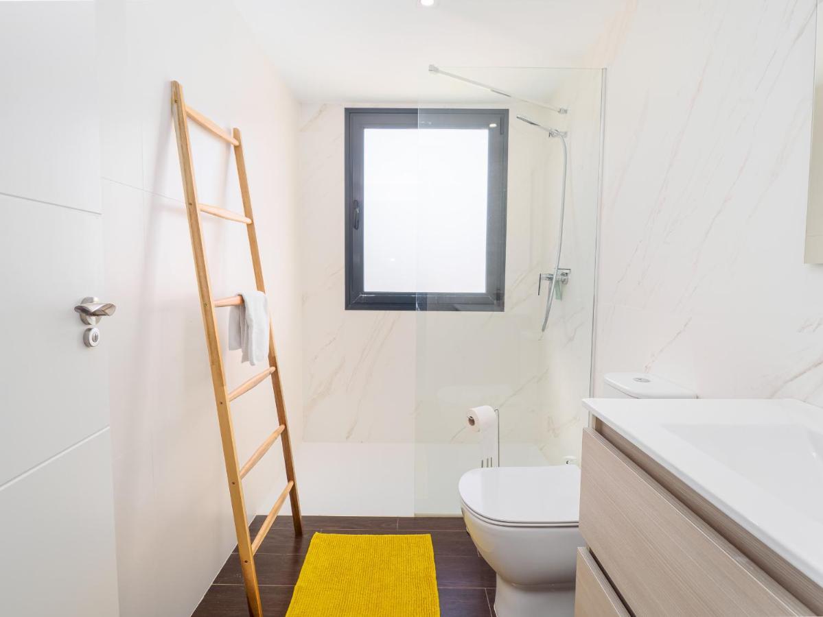 2306 - Brand New Apt, Walking Distance To Beach! Касарес Экстерьер фото
